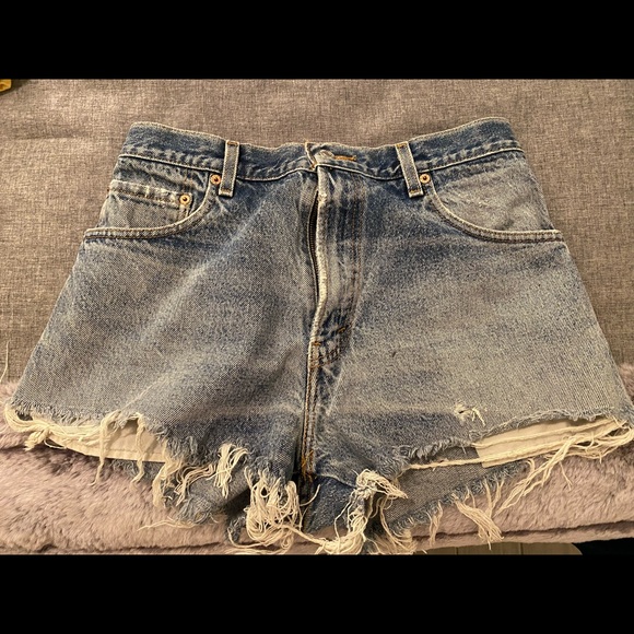 Authentic Levi Shorts - Picture 1 of 2